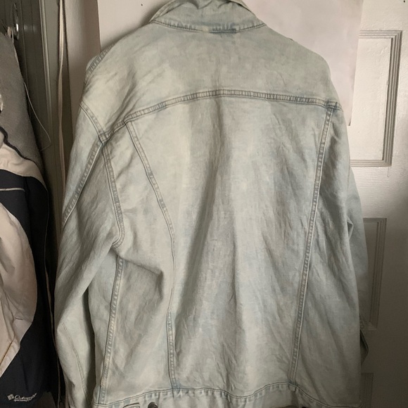 Old navy jean jacket - Picture 2 of 3
